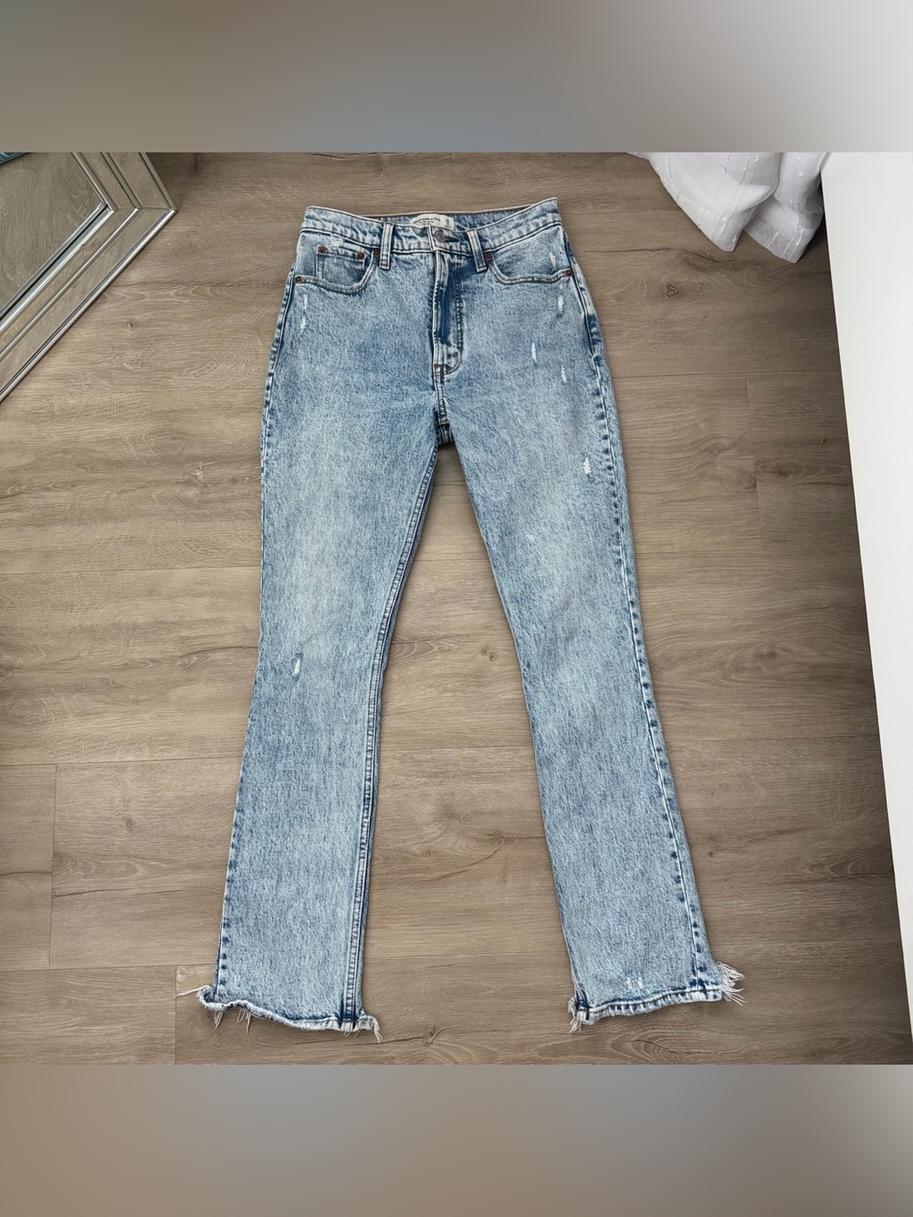 Abercrombie and Fitch The 90’s Skinny High Rise Denim Jeans